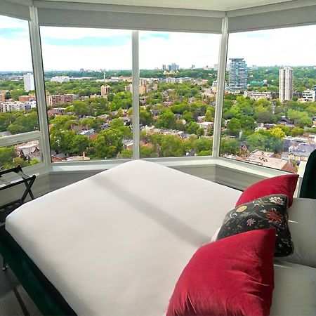 Luxury 2-Bedroom Apartment In Yorkville With The Best City View In Downtown Τορόντο Εξωτερικό φωτογραφία