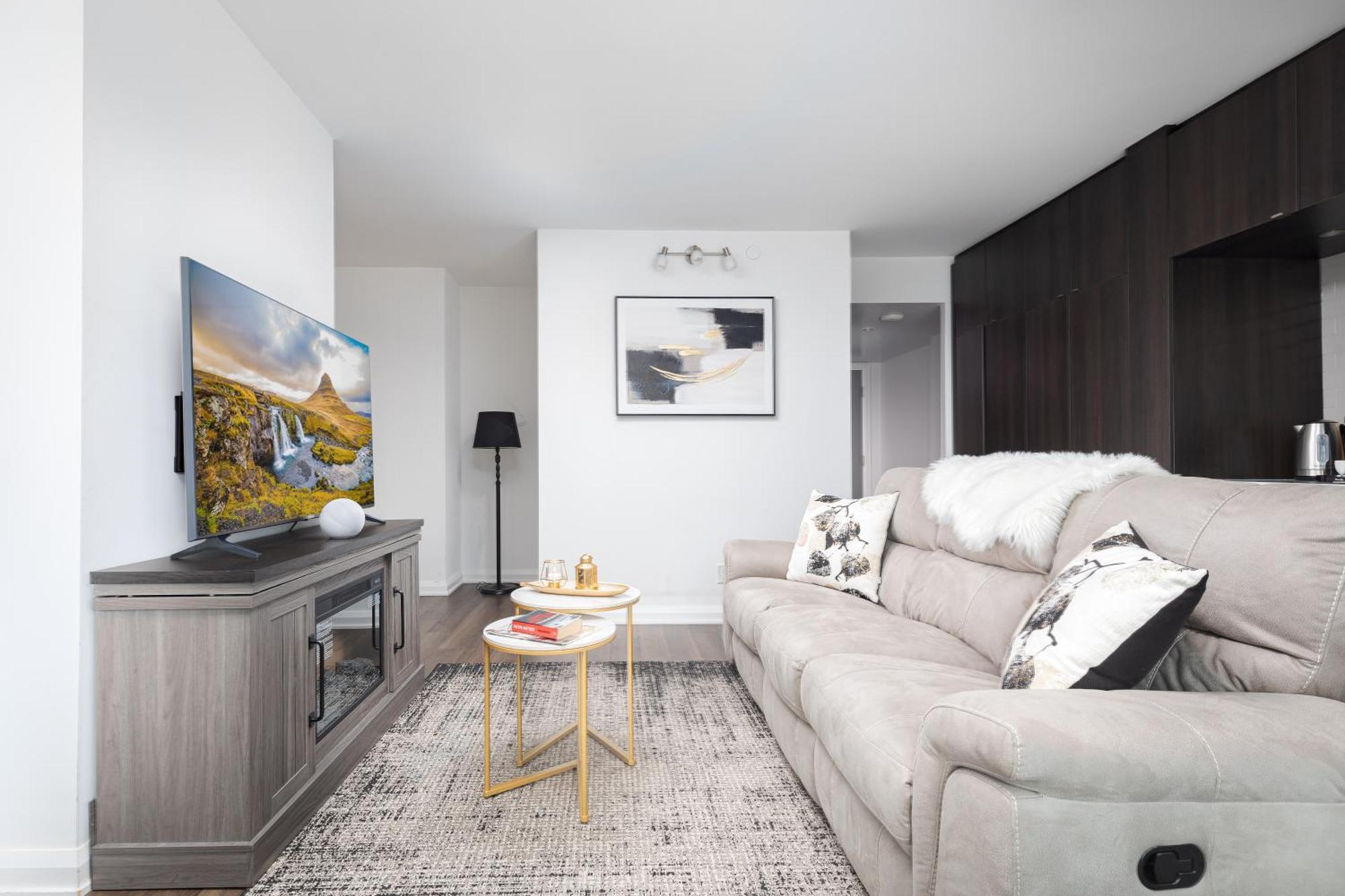 Luxury 2-Bedroom Apartment In Yorkville With The Best City View In Downtown Τορόντο Εξωτερικό φωτογραφία